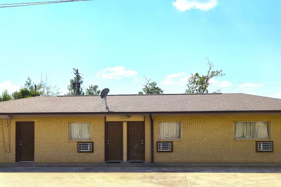Arrive and unwind at Relax Inn with easy roadside access.