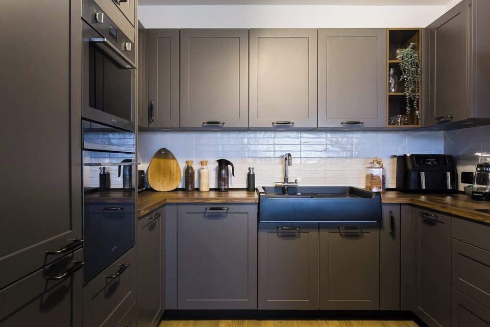 Discover the heart of the home—this modern kitchen is designed for convenience and style, with thoughtful details that make cooking and dining a pleasure.