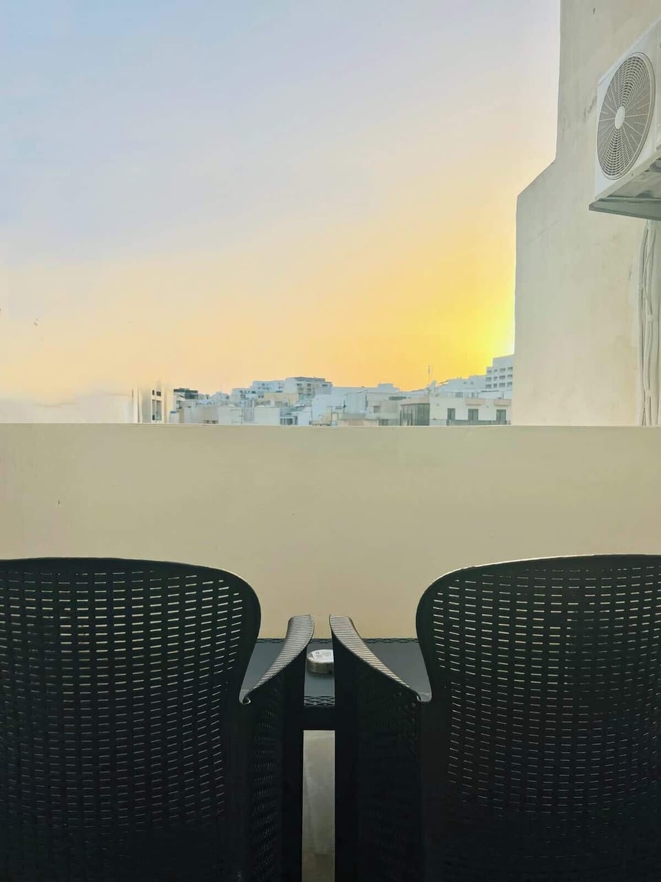 Sit back, unwind, and let the beauty of the moment wash over you.

