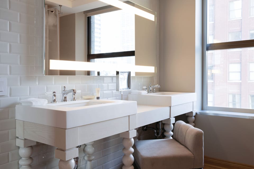 One-Bedroom-Hotel-Bathroom-1-Sports-Illustrated-Resorts-Chicago