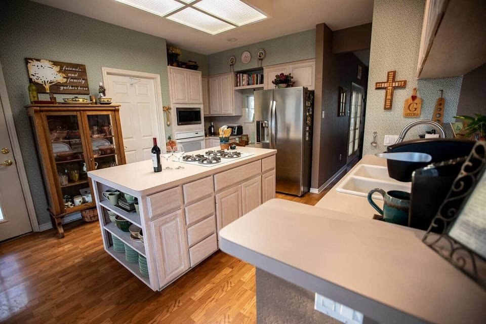 Kitchen with all the amenities.