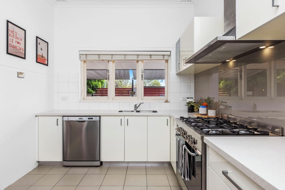 Full kitchen, full holiday! All the appliances and space you need to feel completely at home.