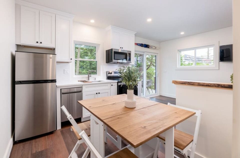 Cottage Dining Area