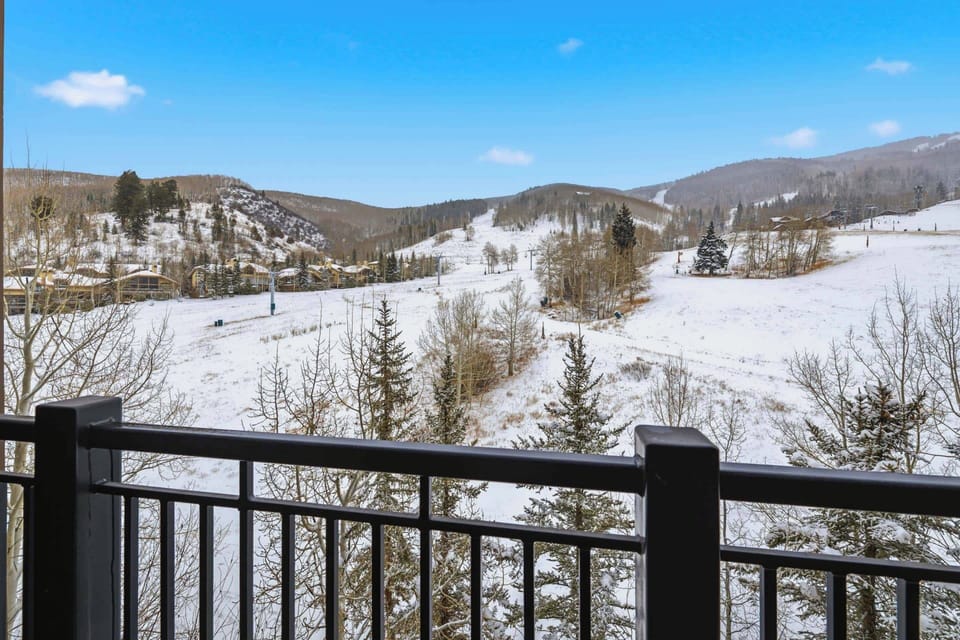 highlandsslopeside-502-9104_54971775650_o