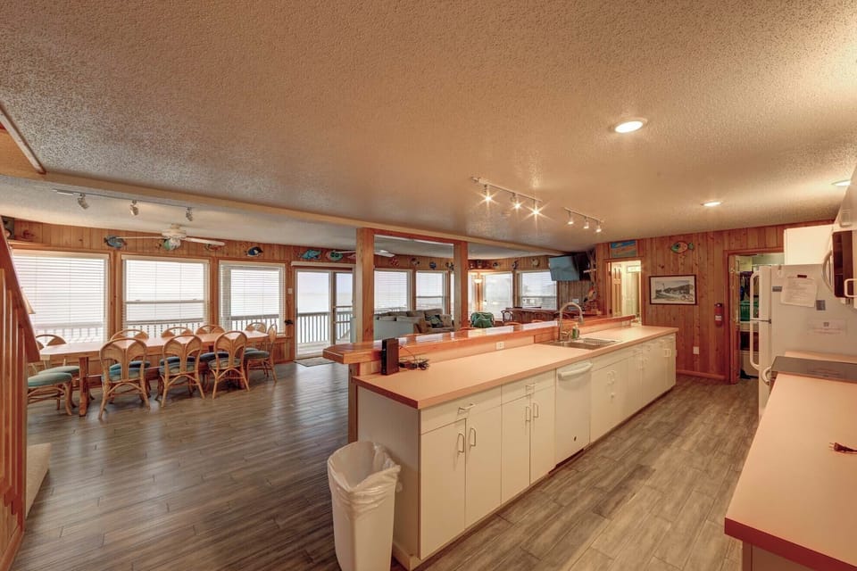 Kitchen to Dining Area