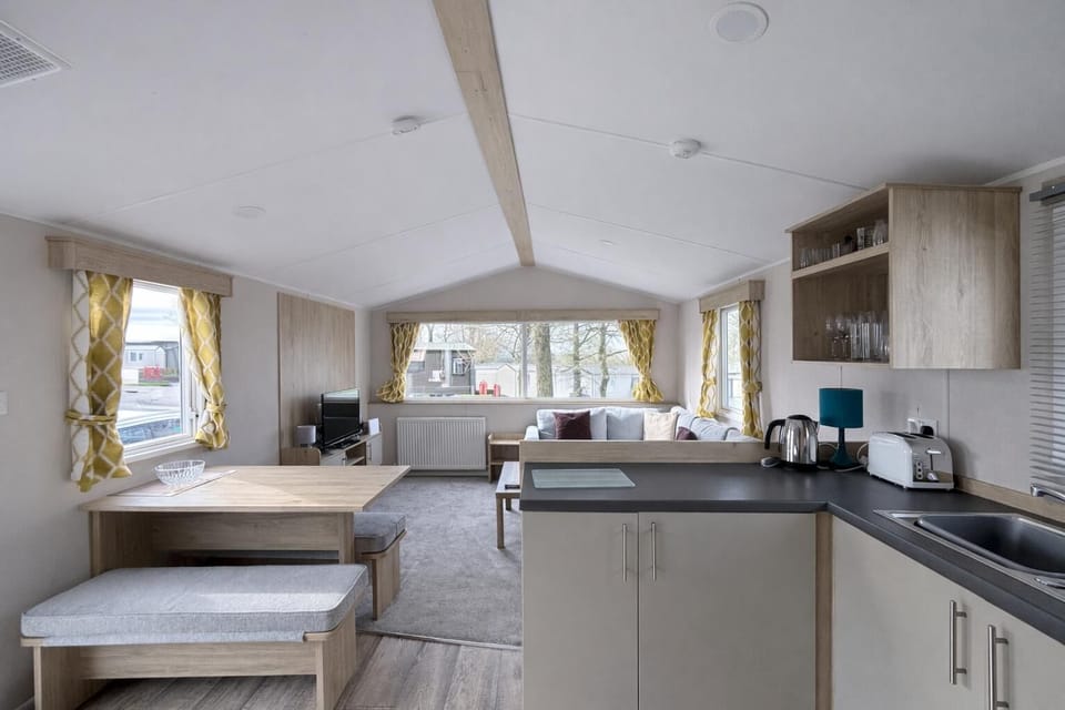 The kitchen has all the needed applicance to get your breakfast, lunch and dinners sorted. Dont forget to pack a picnic to take long on your hike through the Dales.