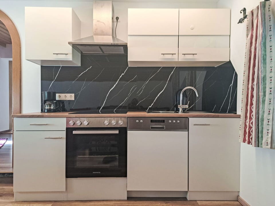 Kitchen Appliance, Flooring, Kitchen, Major Appliance, Countertop, Floor, Furniture, Cabinetry, Home Appliance