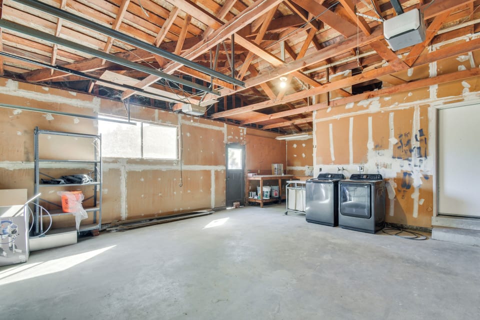Garage | Washer/Dryer