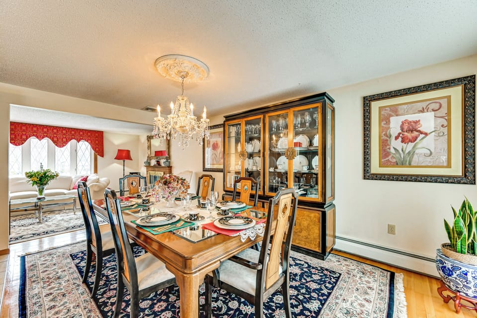 Dining Area | Dishware & Flatware | Main Level