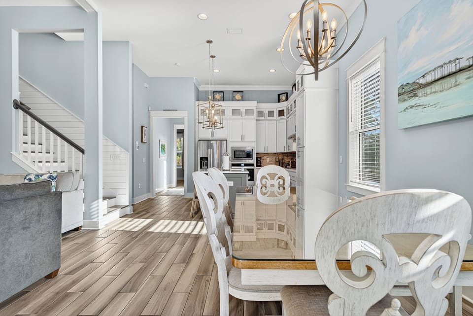 Enjoy seamless transitions from the dining area to the kitchen.