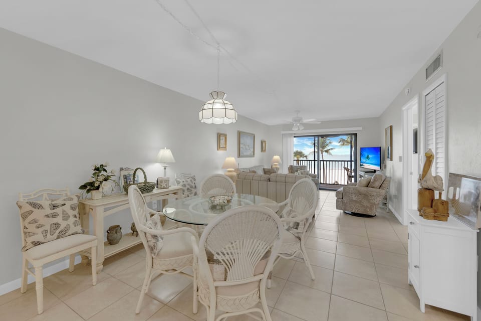 Villa Del Mar 303. Fort Myers Beach Vacation Condo