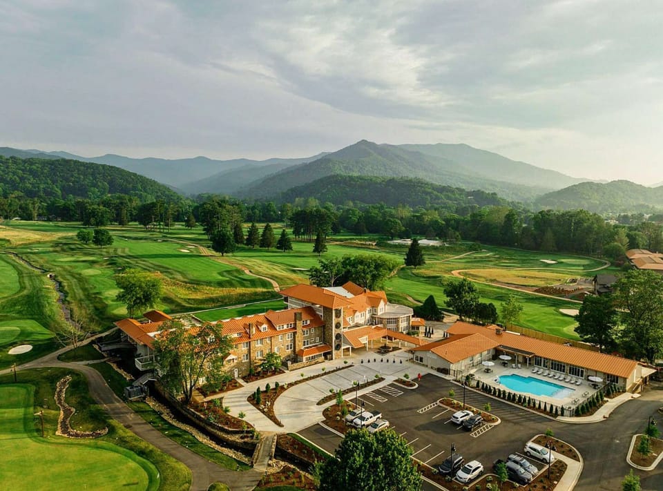 Waynesville Inn and Golf Club - Aerial View2