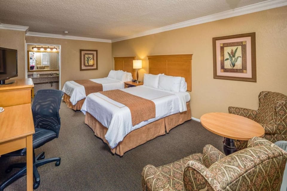 Queen Room- 2 Queen beds