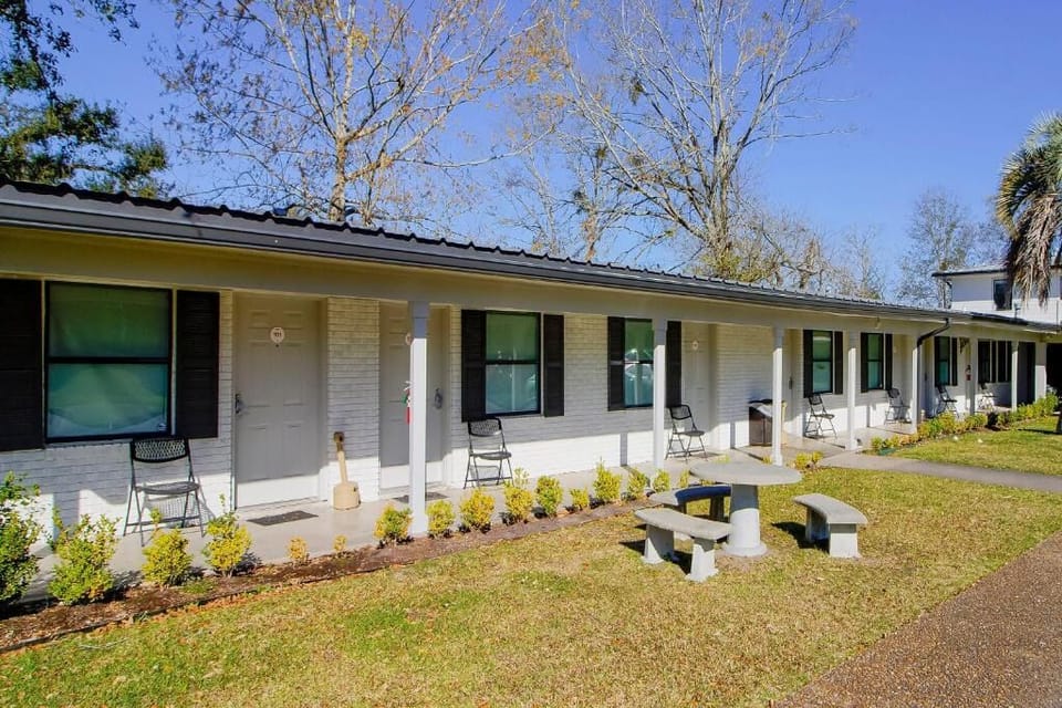 Settle in fast with ground-level access and simple entryways.