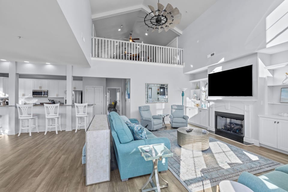 Living room with couch & recliners