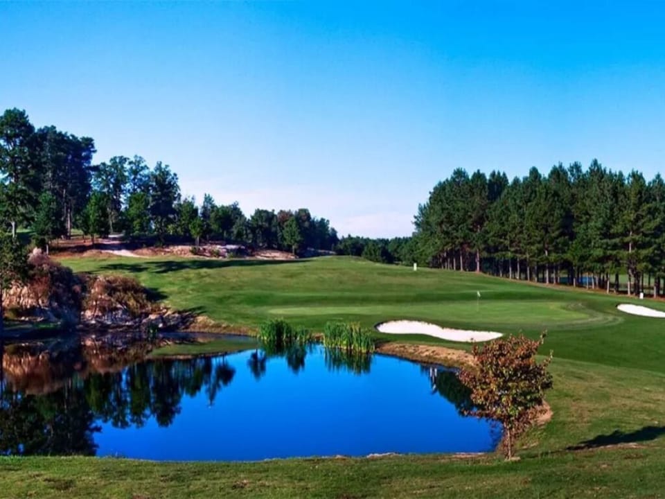 Dogwood Hills Golf Club - 2.2 miles from the property