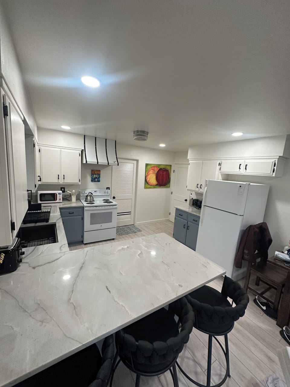 Fully equipped kitchen