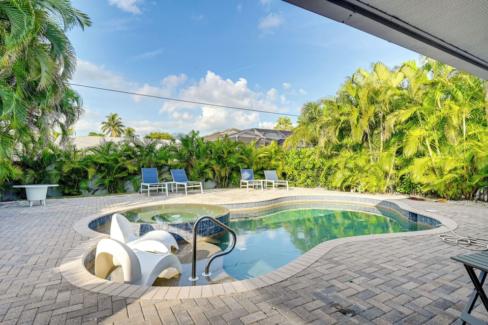 Naples Vacation Rental | 3BR | 2BA | 1,800 Sq Ft | 1 Small Step Required