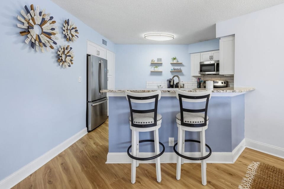 Breakfast Nook in Kitchen with Seating for 2