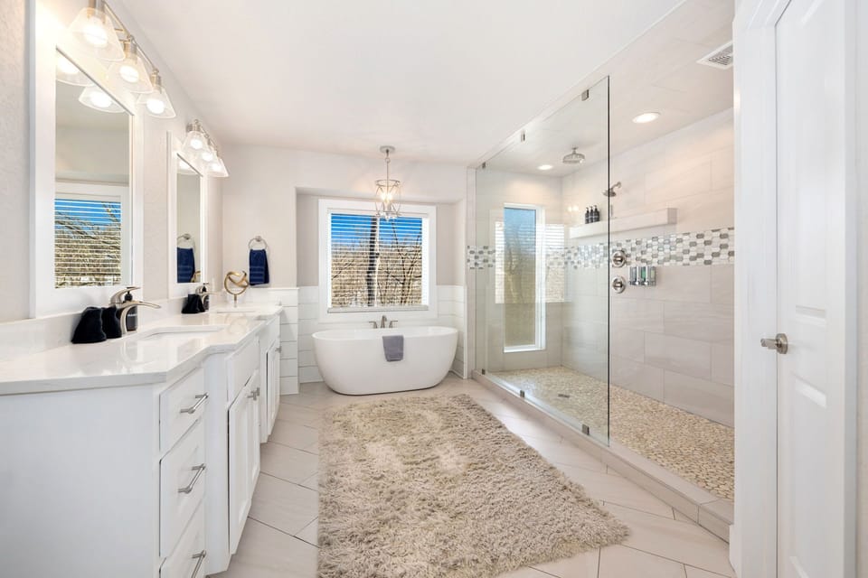 The full bathroom in the primary bedroom.