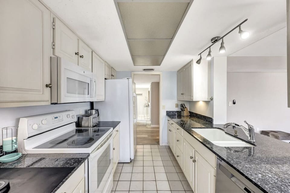 Plenty of room to make your meals.
