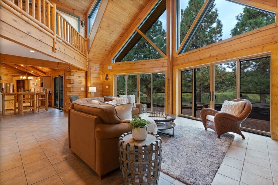 Huge living and dining area with lake view