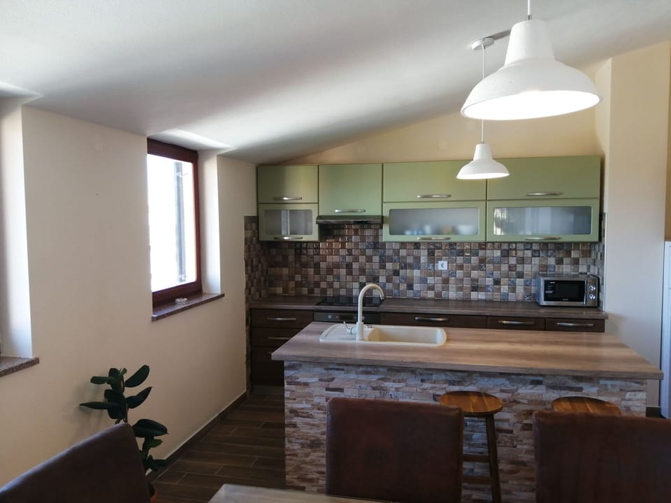 Kitchen / Dining Room