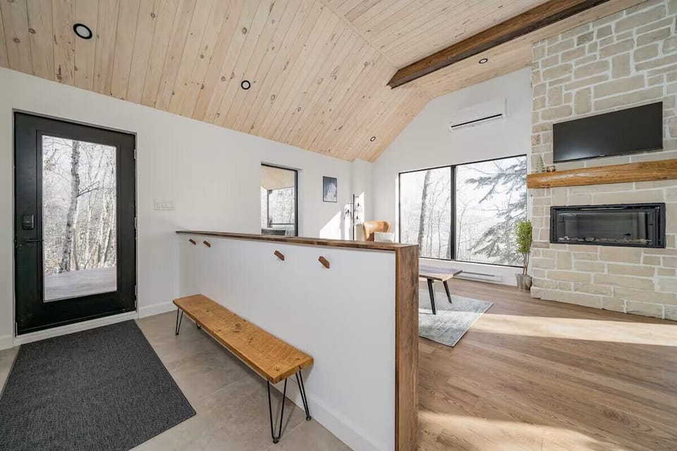 A space that brings the outdoors in and invites you to settle down.