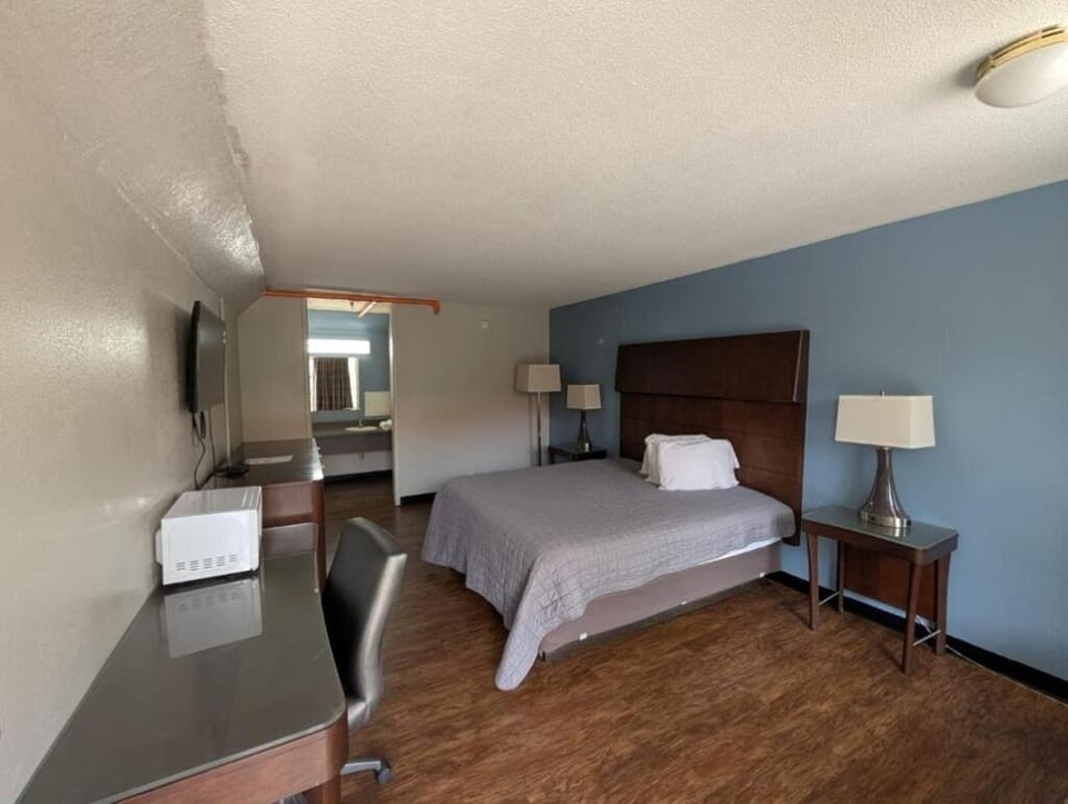 Bedroom. Interior and views may vary based on location and availability.