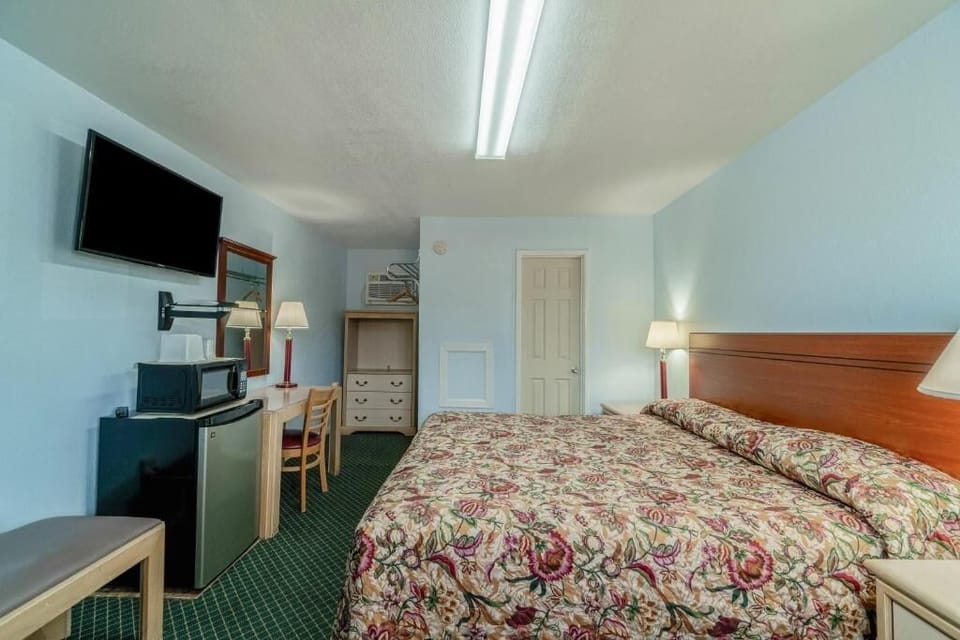 Bedroom. Interior and views may vary based on location and availability.