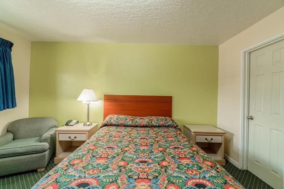 Bedroom. Interior and views may vary based on location and availability.