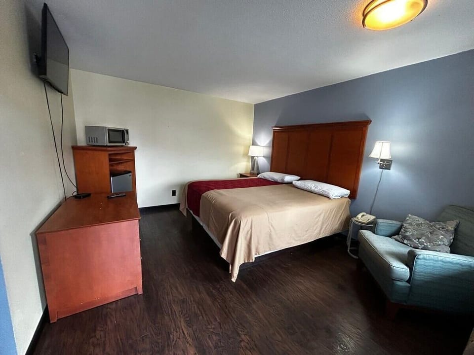 Bedroom. Interior and views may vary based on location and availability