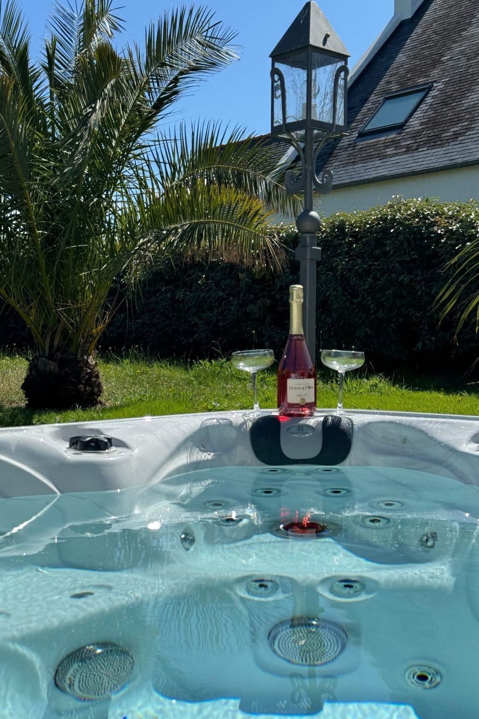 Outdoor spa tub