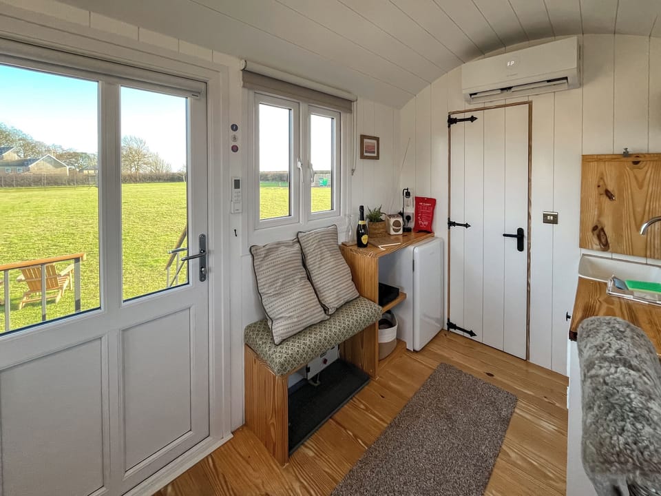 Open plan living space | Ash Hut - Temple Bruer Glamping, Temple Bruer