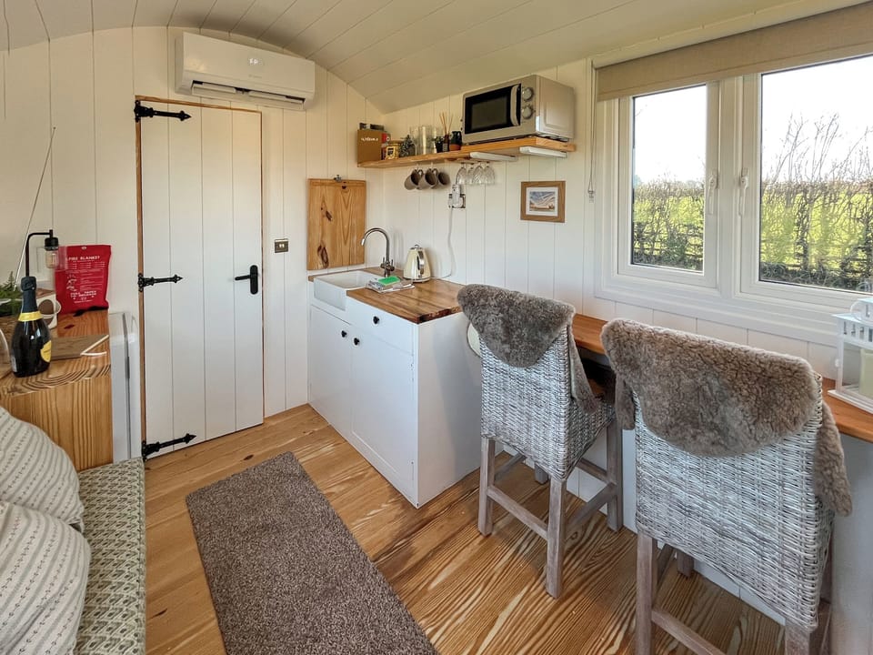 Open plan living space | Ash Hut - Temple Bruer Glamping, Temple Bruer