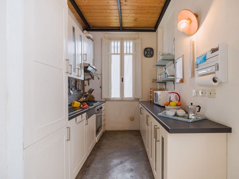 Kitchen, Kitchen Appliance, Countertop, Cabinetry, Major Appliance, Interior Design, Wood, Flooring, Kitchen Sink, Ceiling