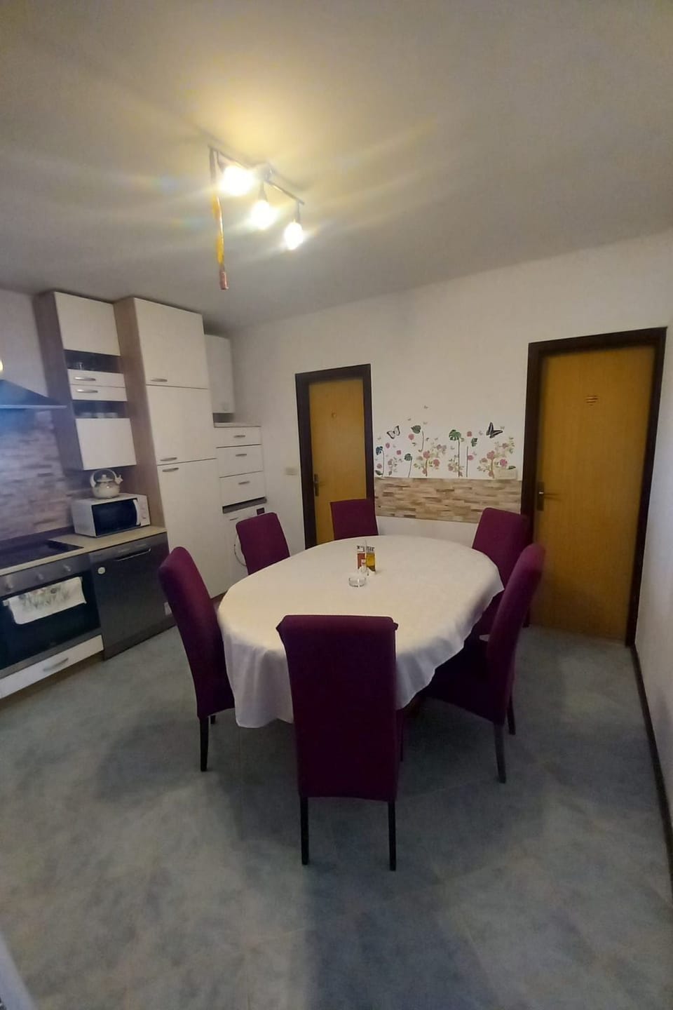 Kitchen / Dining Room