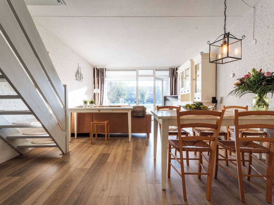 Flooring, Wood Flooring, Furniture, Floor, Interior Design, Wood, Ceiling, Laminate Flooring, Kitchen & Dining Room Table, Lighting