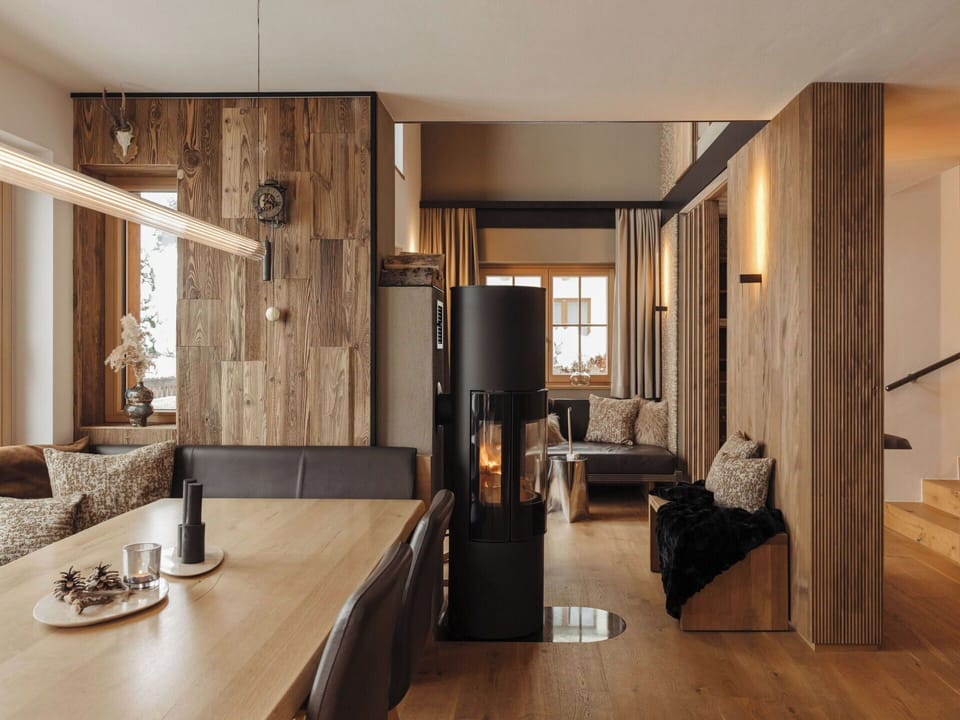 Wood, Interior Design, Flooring, Furniture, Floor, Lighting, Ceiling, Home, Room, Apartment