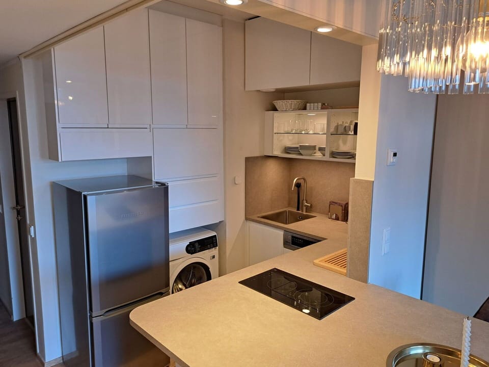 Countertop, Interior Design, Flooring, Kitchen, Floor, Wood, Furniture, Kitchen Appliance, Ceiling, Cabinetry