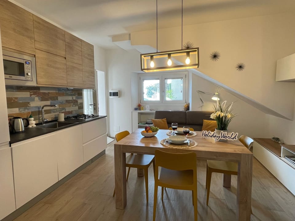 Kitchen / Dining Room