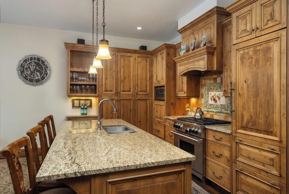 Vail Landmark 4-Bedroom Kitchen