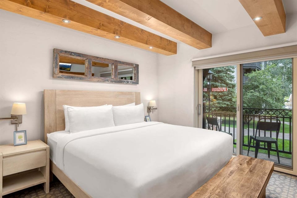 The Landmark at Vail 2 bedroom master bedroom