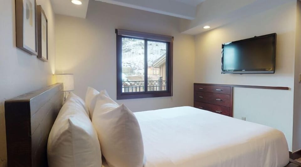 Vail Landmark 3 Bedroom Bedroom