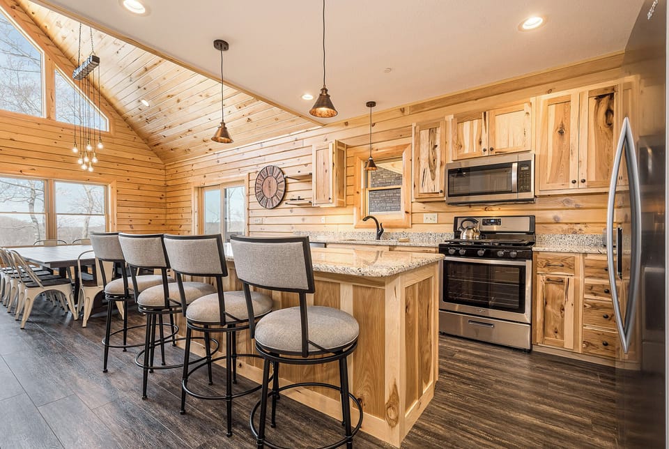 Full Kitchen with Bar Counter Seating - Mountain Crest Lodge