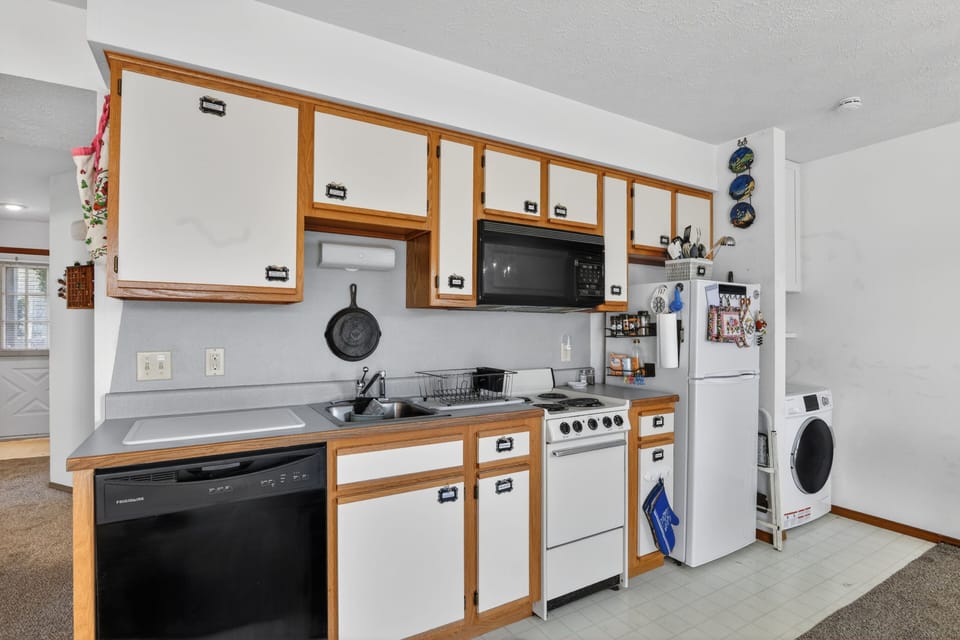 Indoors, Appliance, Washer, Microwave, Oven