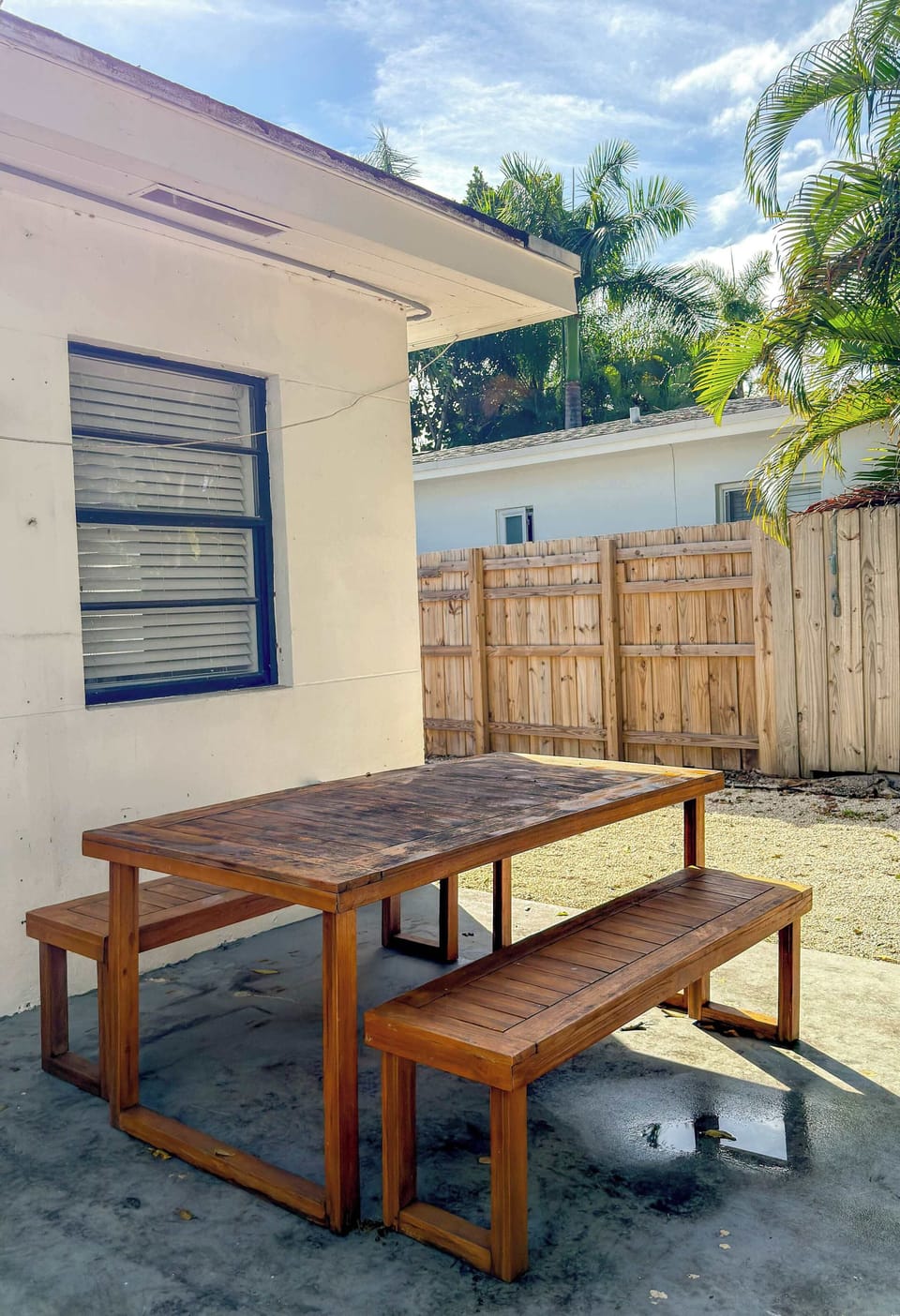 Enjoy meals outside at the outdoor dining table—great for casual dinners, conversation, and lingering a little longer.