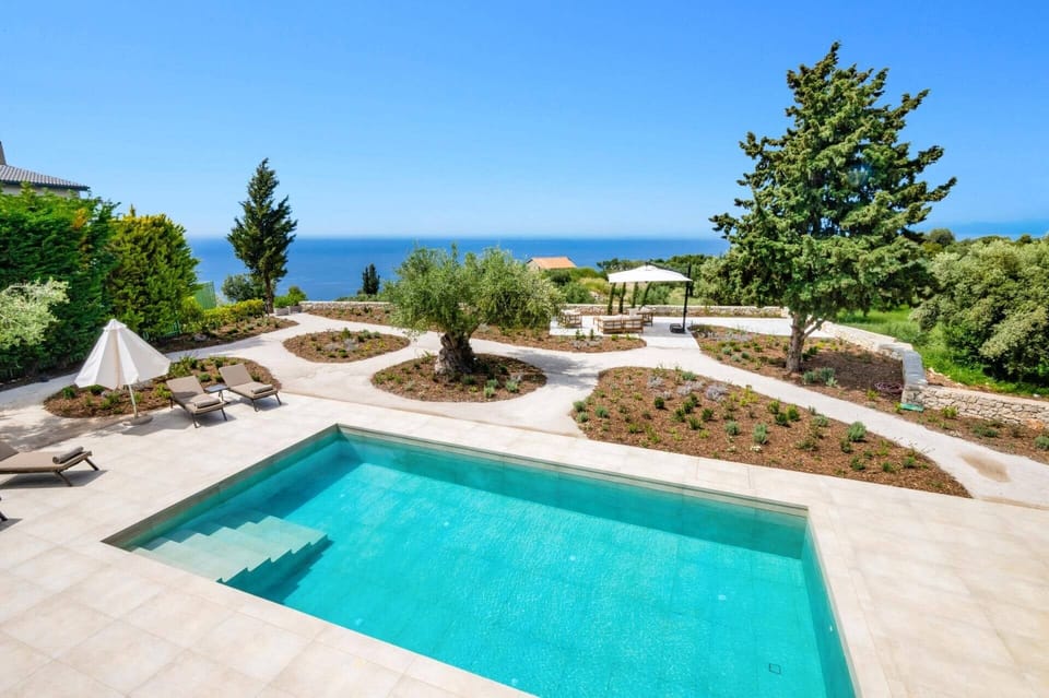 Villa Cypressa image