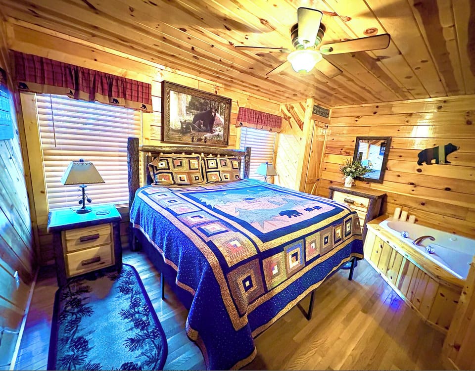 King bedroom with jacuzzi tub for relaxation