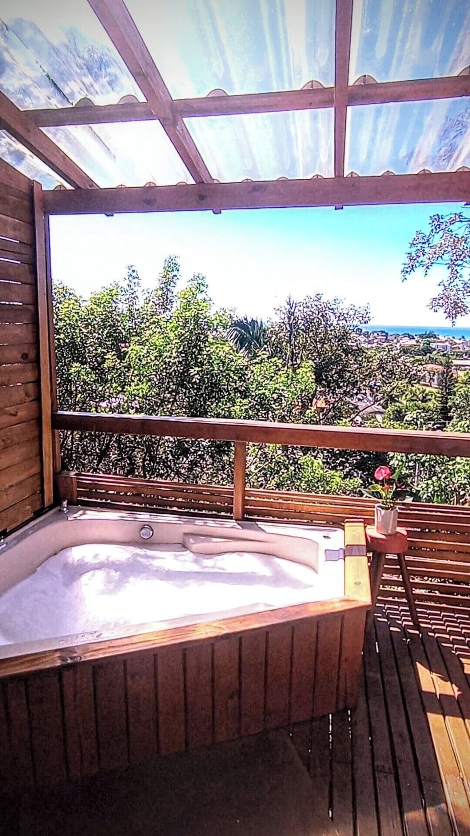 Outdoor spa tub